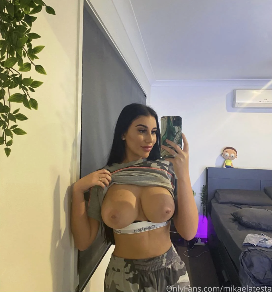 Mikaela Testa Nude Gallery