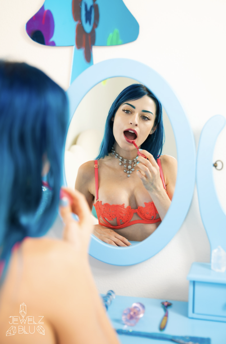 JewelzBlu Nude Pictures